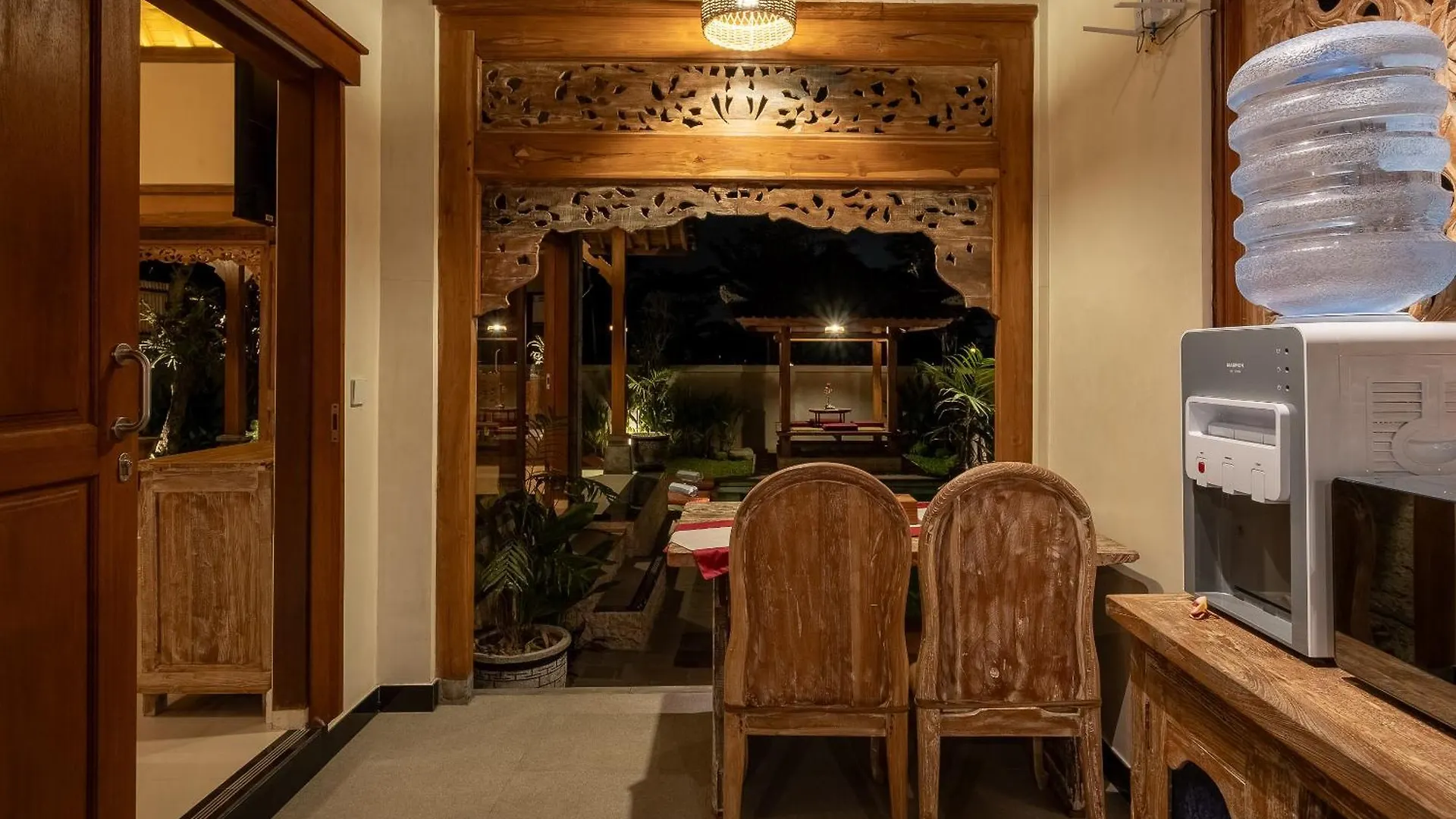 Ari Yudha Ubud Villa Indonesia